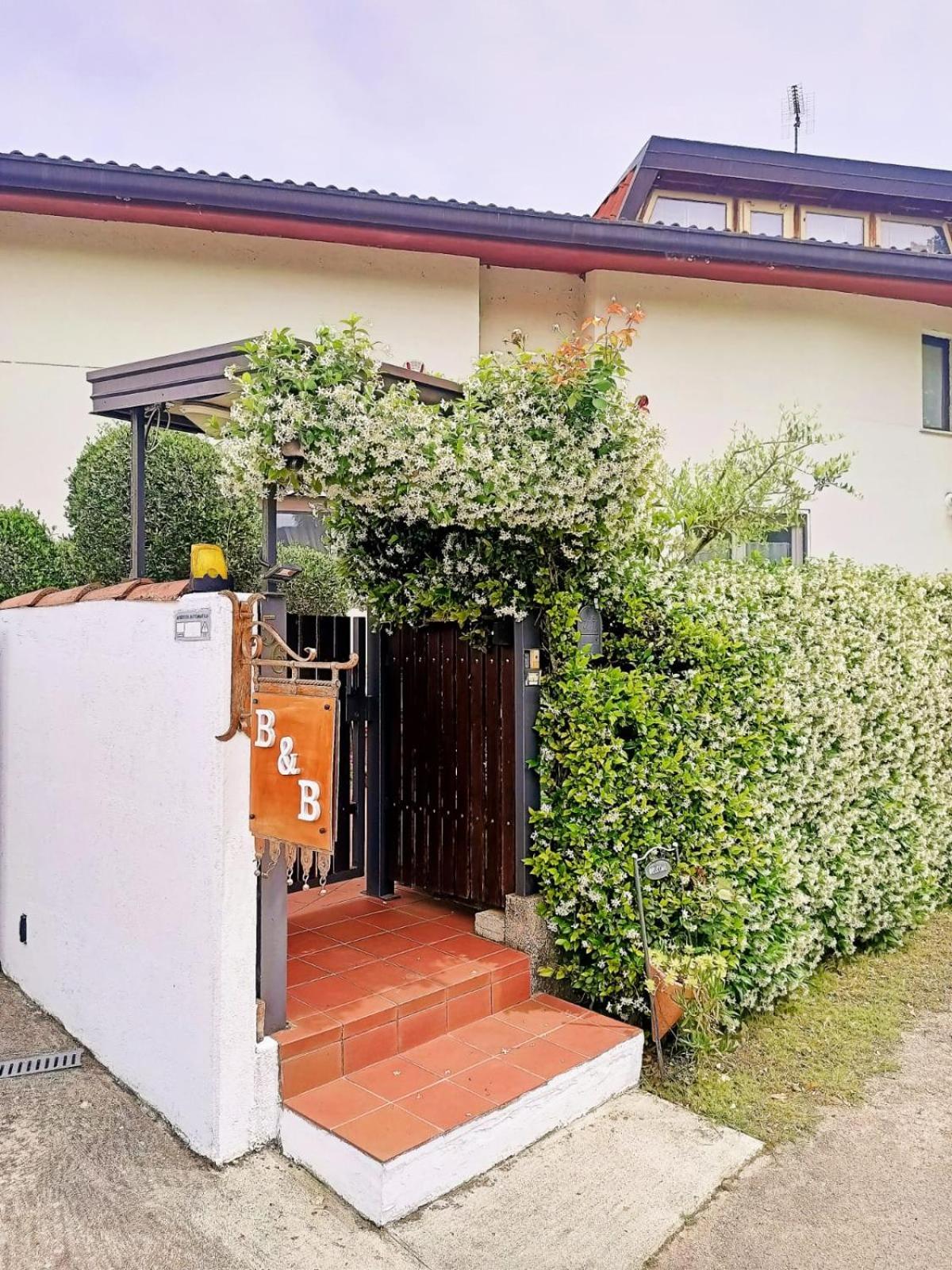 Villa Sabry Turriaco Екстериор снимка